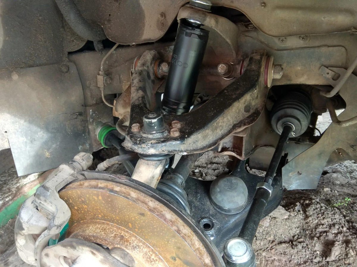 Nissan Atlas передняя подвеска