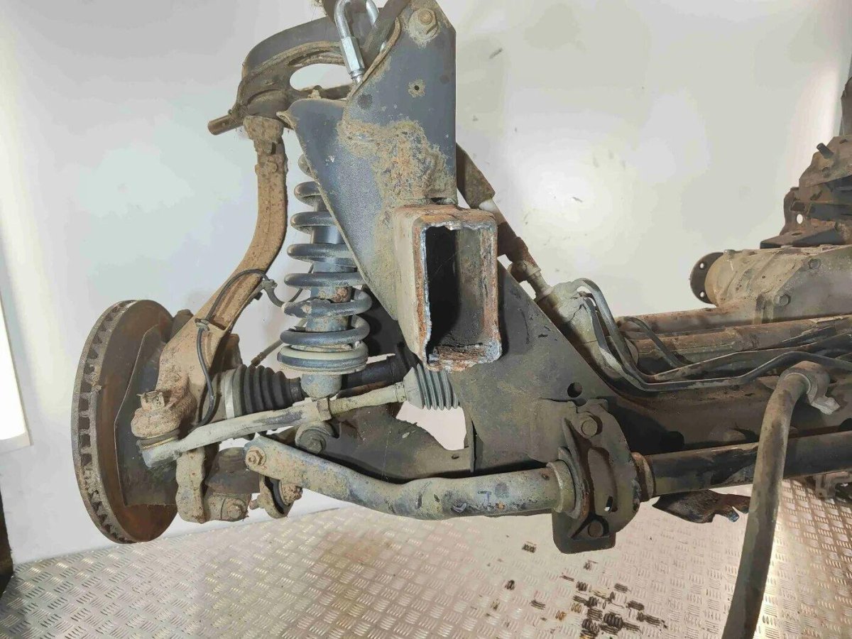 Ниссан Навара передняя балка