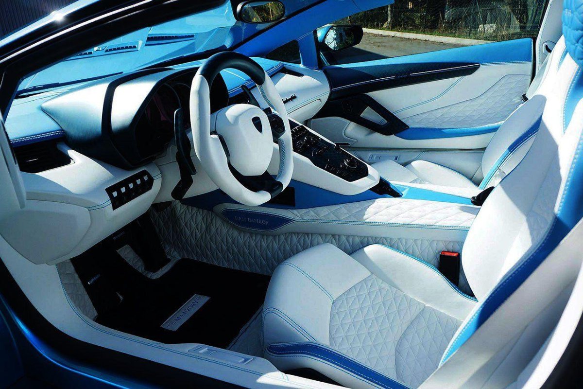 Lamborghini Aventador 2022 салон