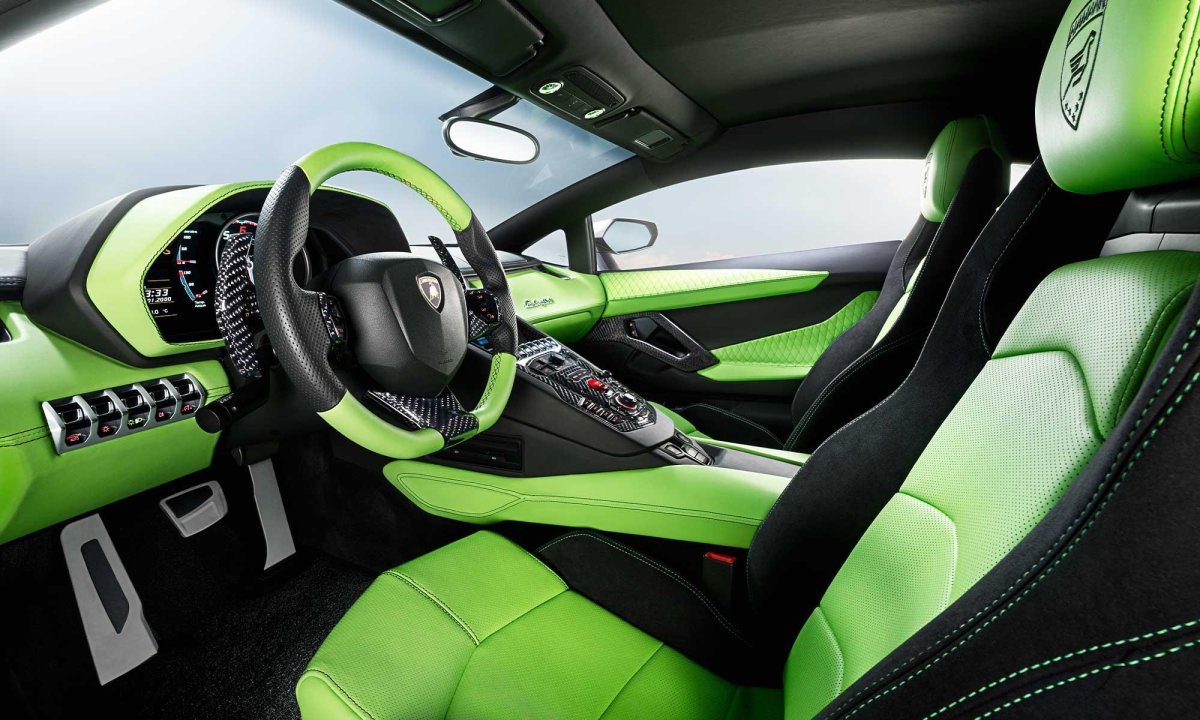 Ламборджини Aventador салон