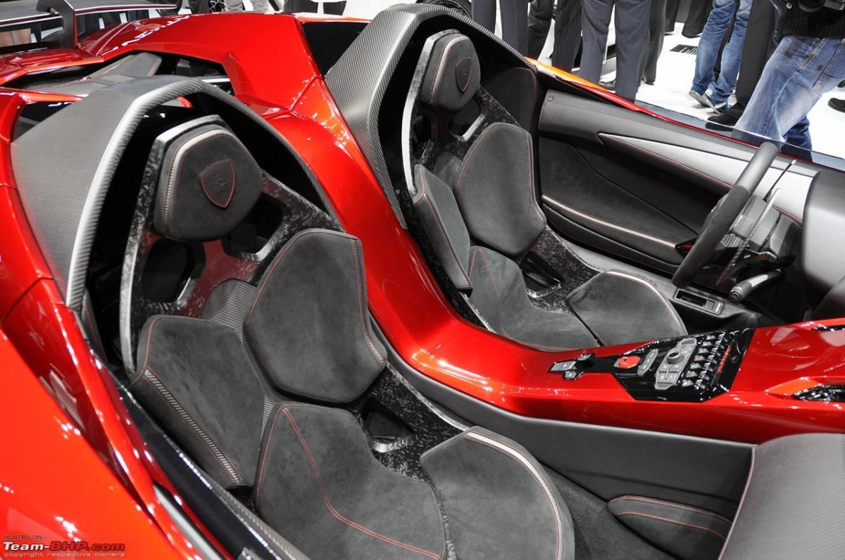 Lamborghini Aventador j Roadster салон