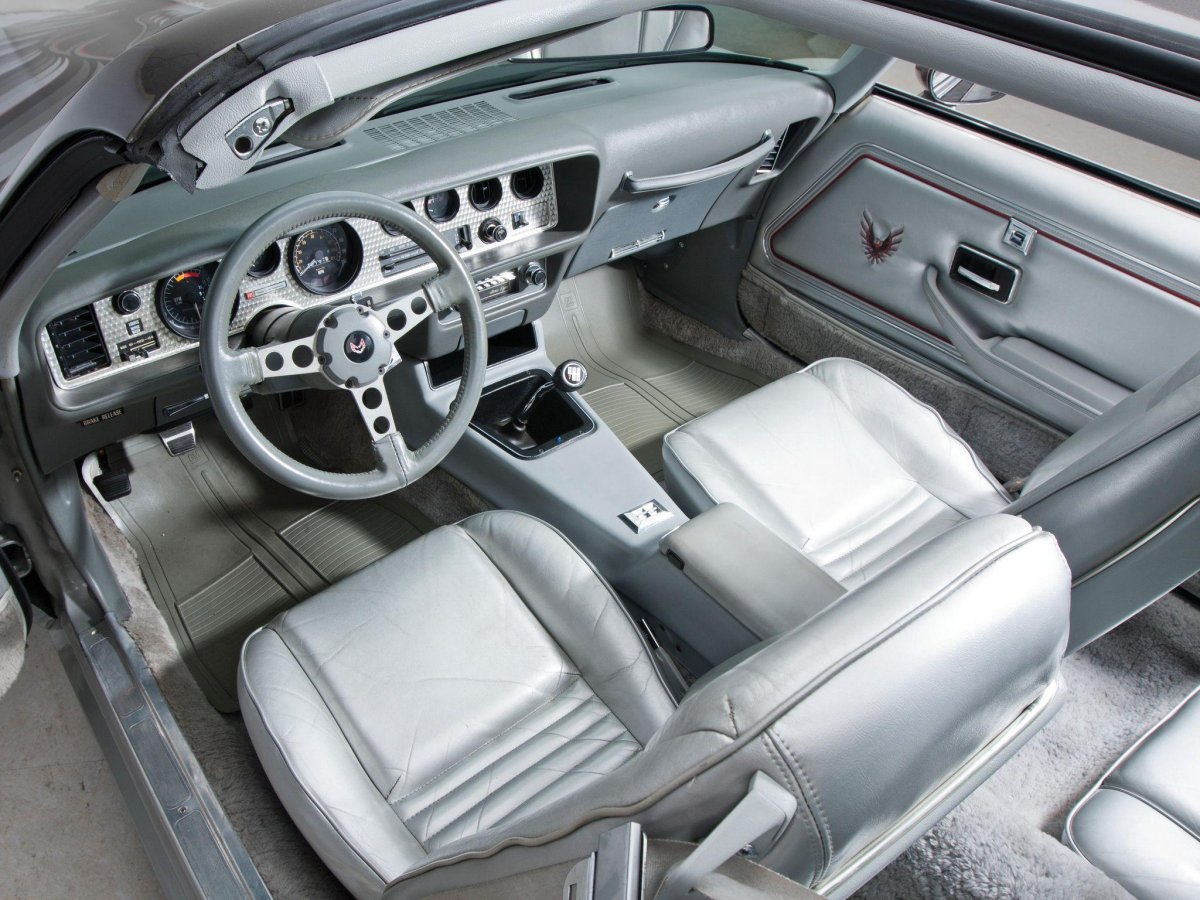 Pontiac Firebird 1979 салон