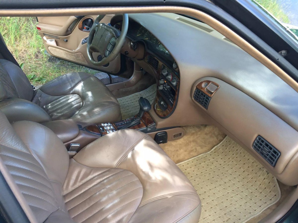 Pontiac Bonneville 1995 салон
