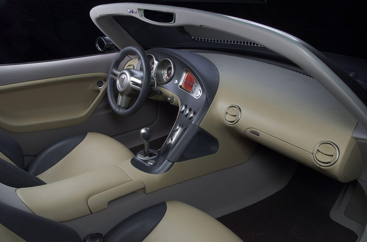 Понтиак Солстис салон