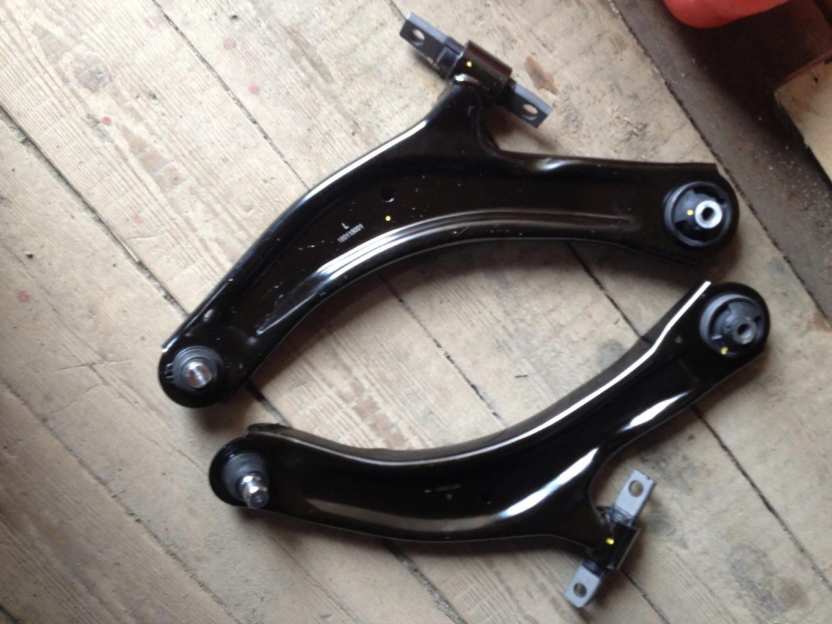 Нижний рычаг Ниссан Кашкай j11