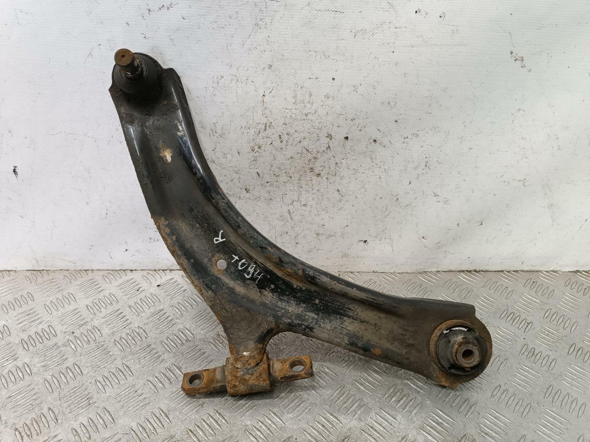 Передний рычаг Рено Клио 2