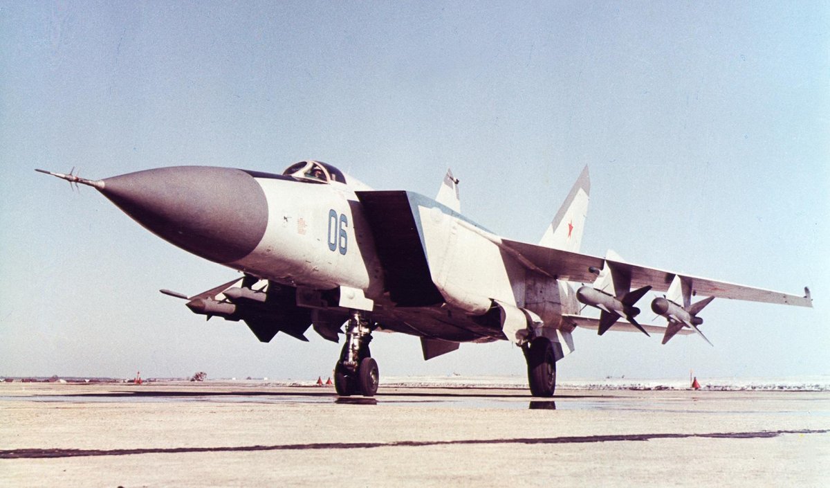 Mig 25