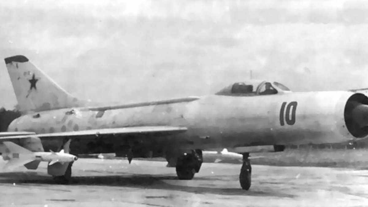 Истребитель-перехватчик Су-9