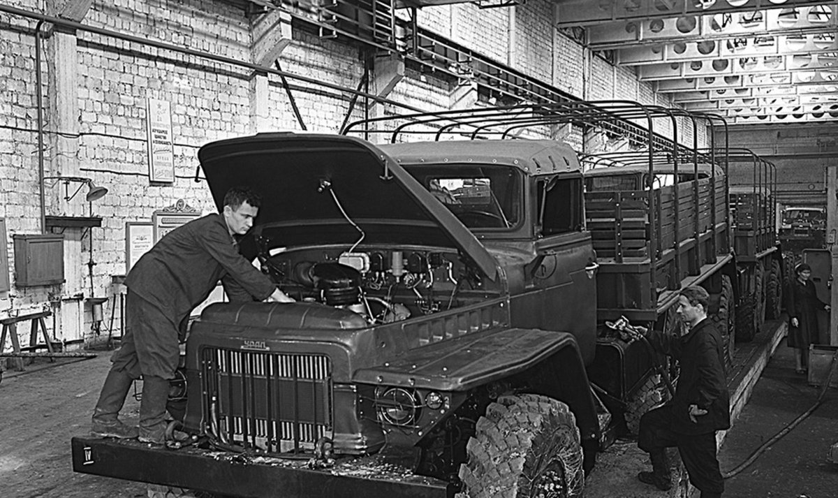 Урал-375 1962
