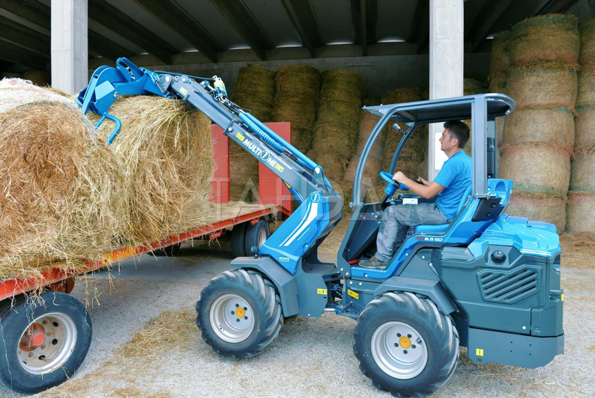 Экскаватор на MULTIONE