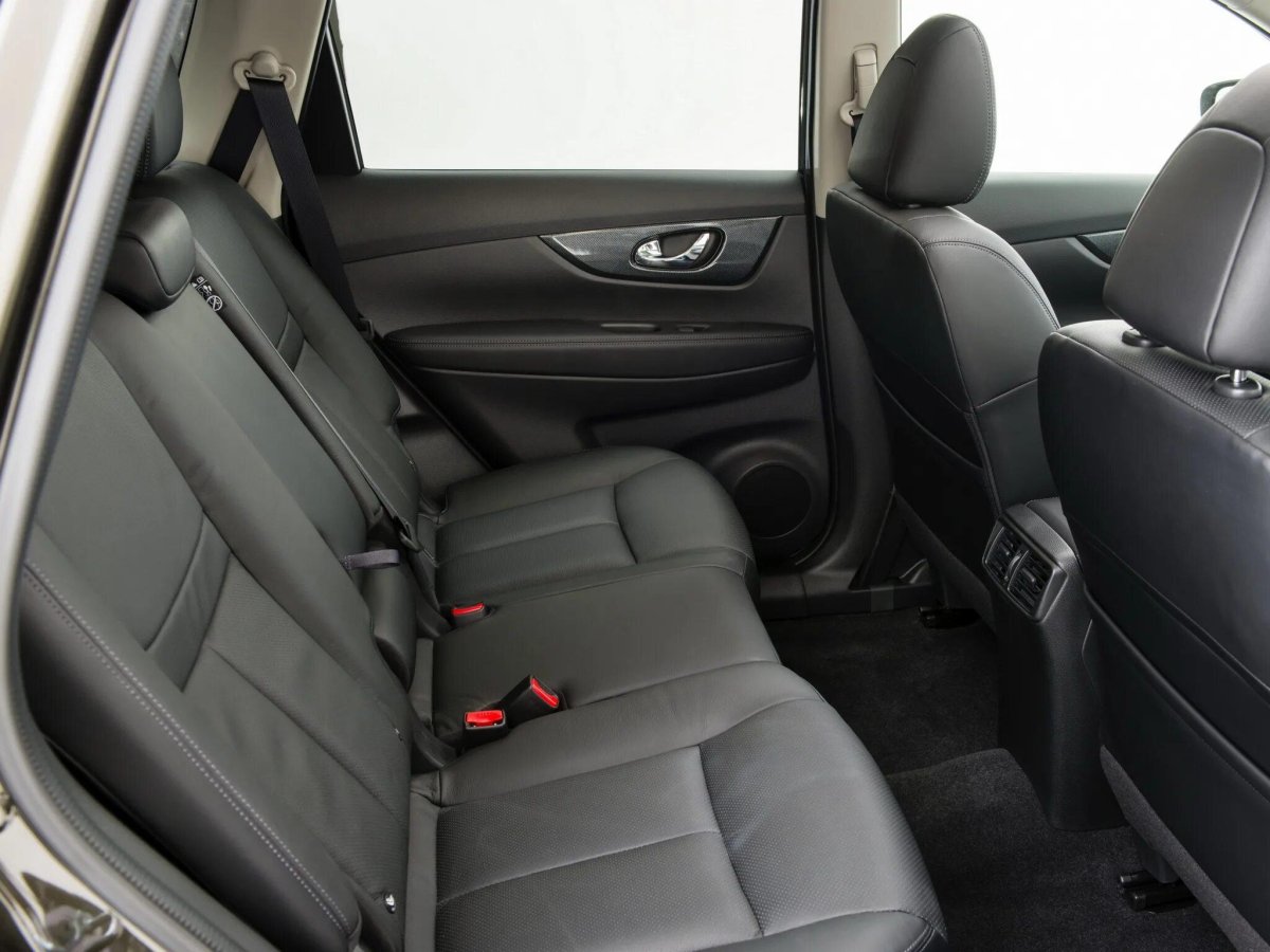 Nissan x-Trail t32 салон сзади