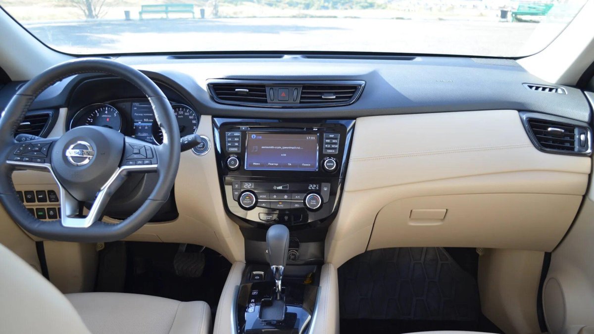 Nissan x-Trail 2017 салон