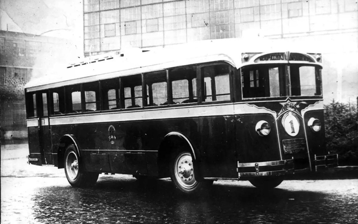 Троллейбус ЛК Лазарь Каганович