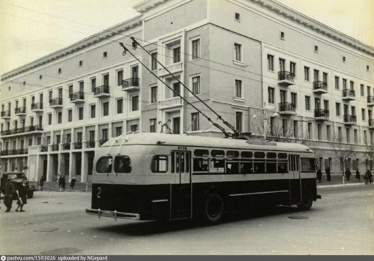 МТБ-82д троллейбус