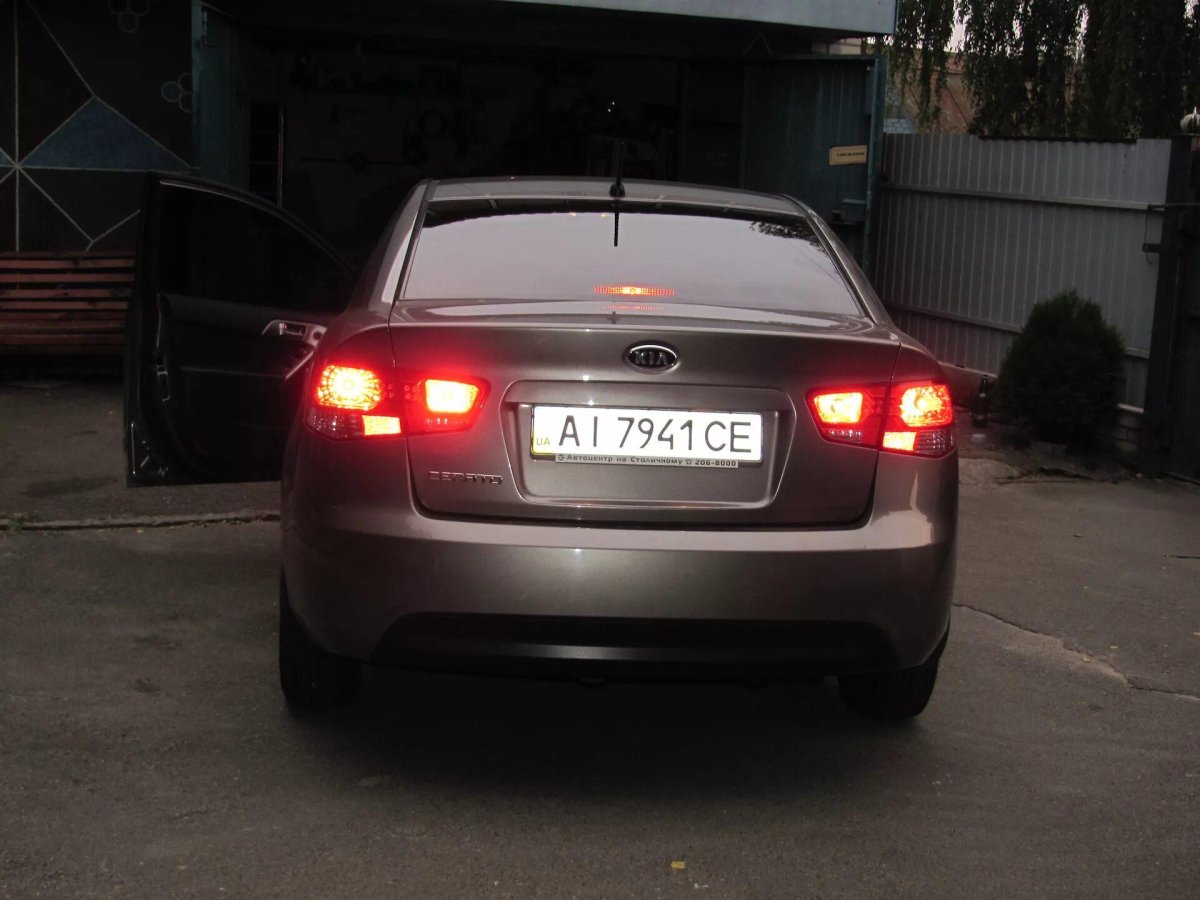Kia Cerato задние противотуманные