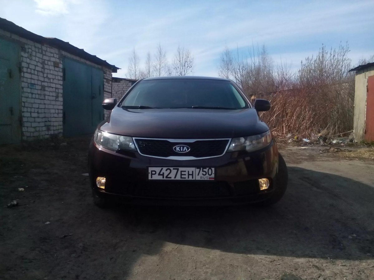 Kia Cerato 2012 года противотуманки