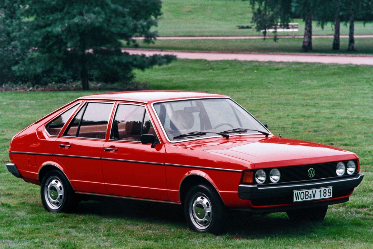 Volkswagen Passat b1 хэтчбек