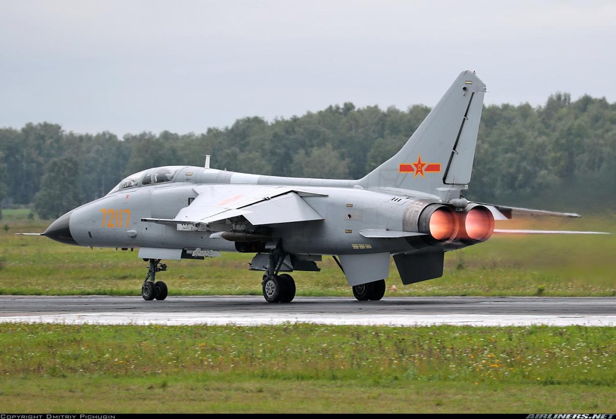 Истребители-бомбардировщики Xian JH-7