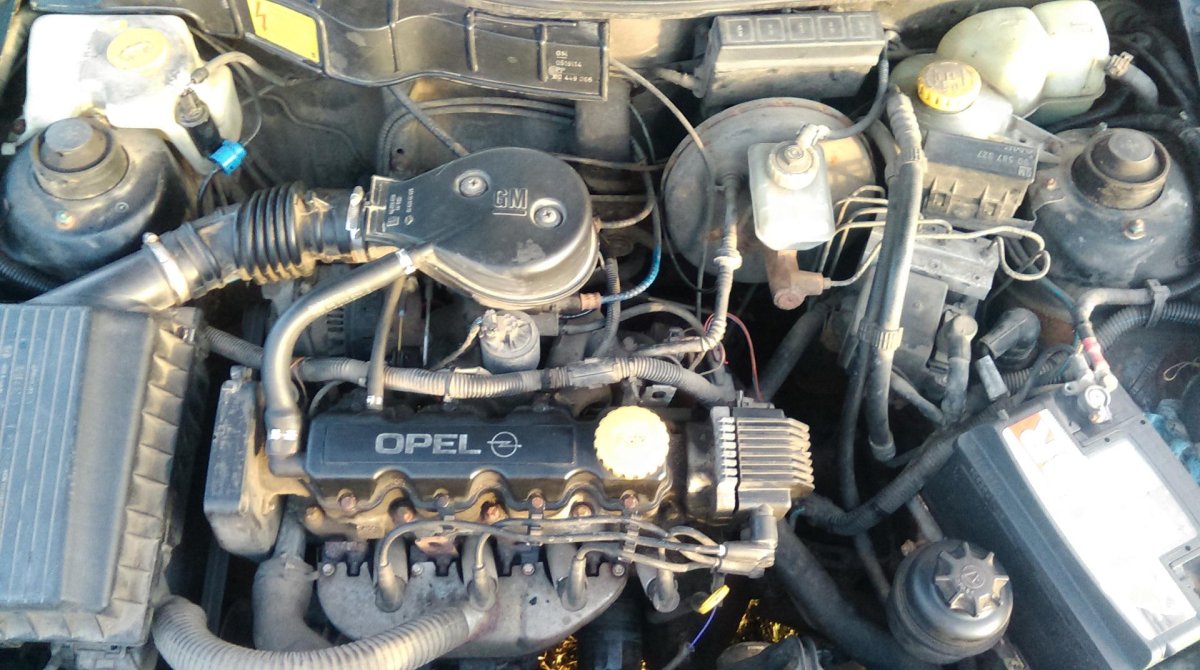 Opel Vectra a моновпрыск 1.6