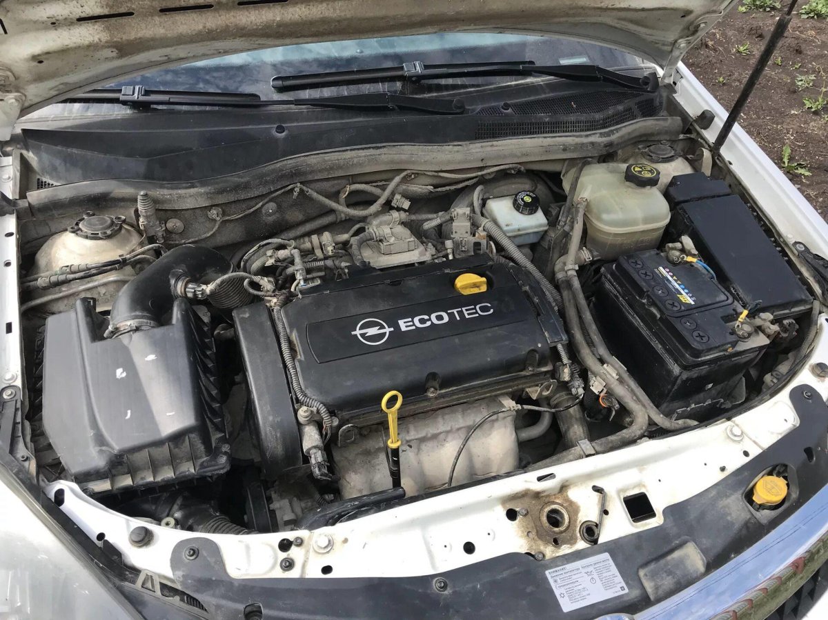 Подкапотное Опель Астра h