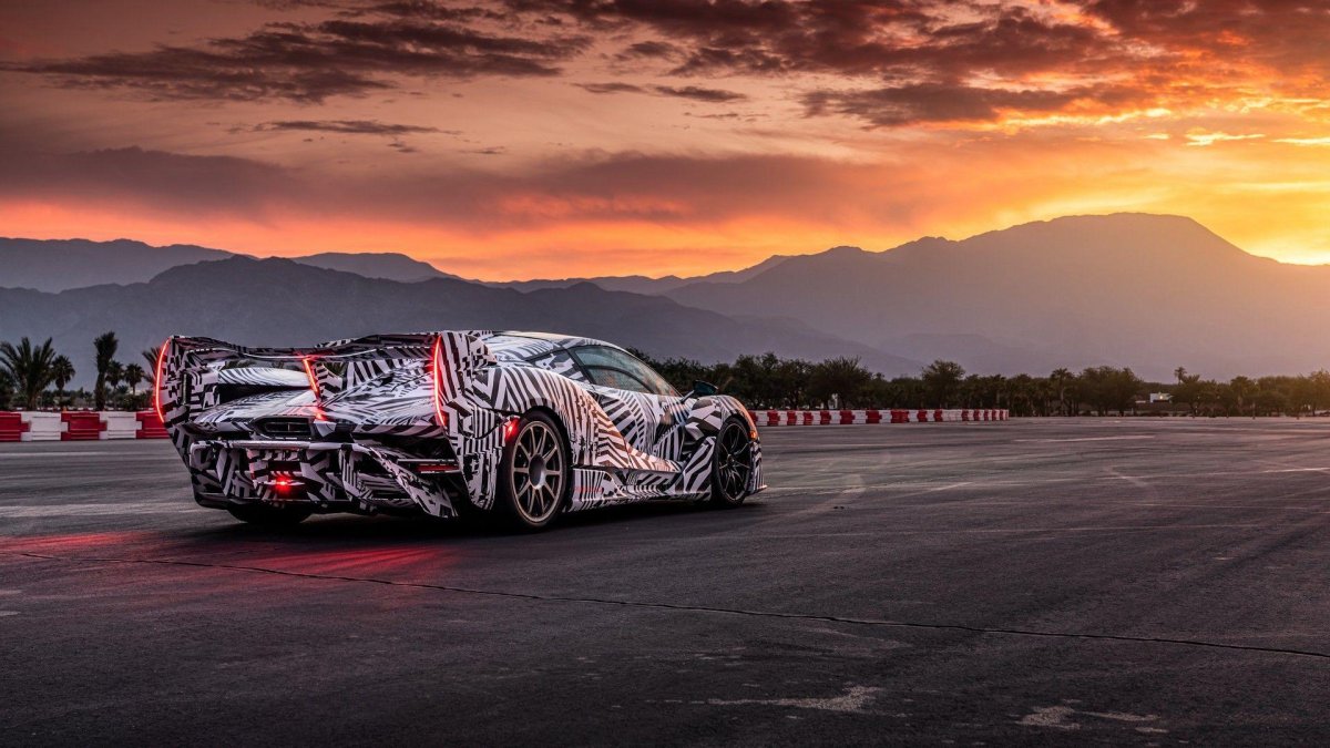 MCLAREN Sabre 2021