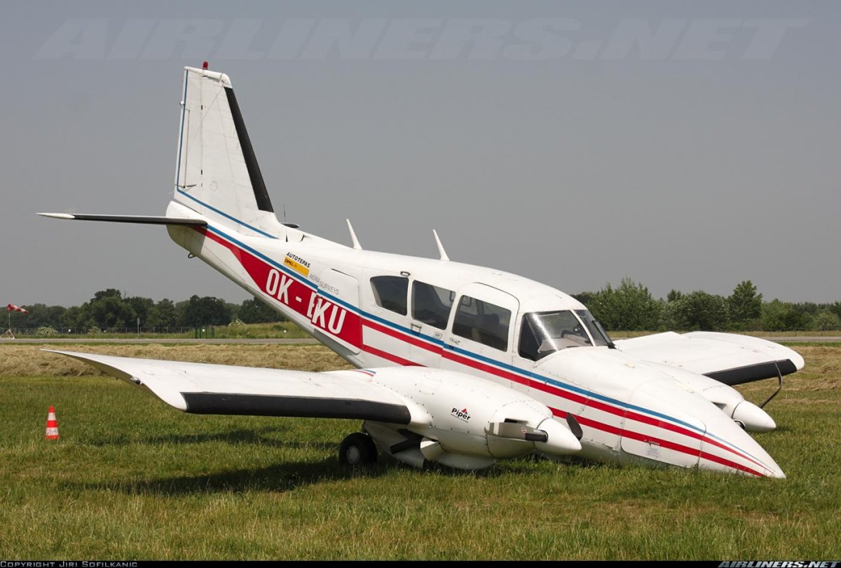 Piper pa-23-250 Aztec