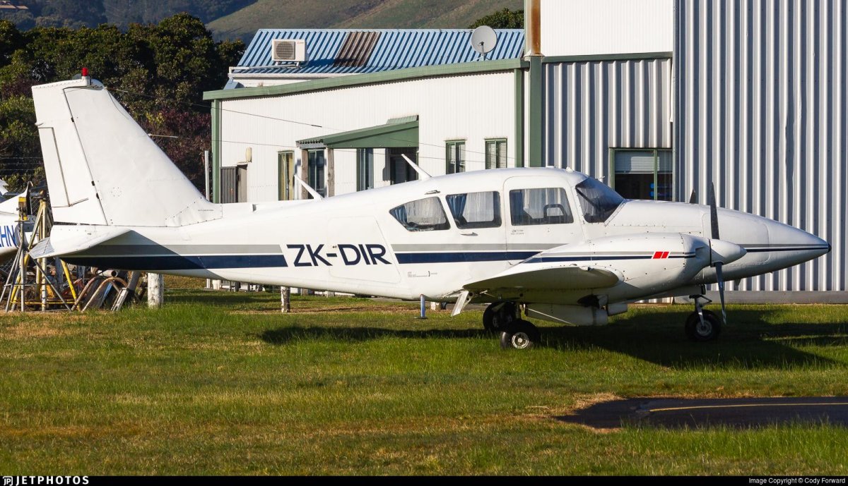 Пас 330