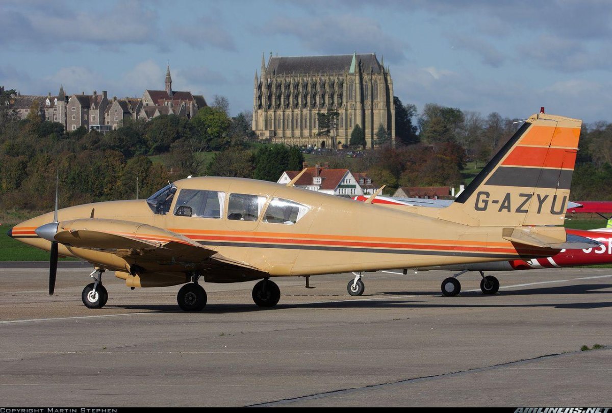 Piper pa-23