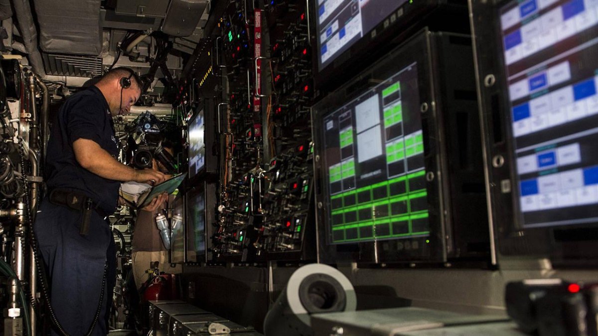 Подводная лодка внутри