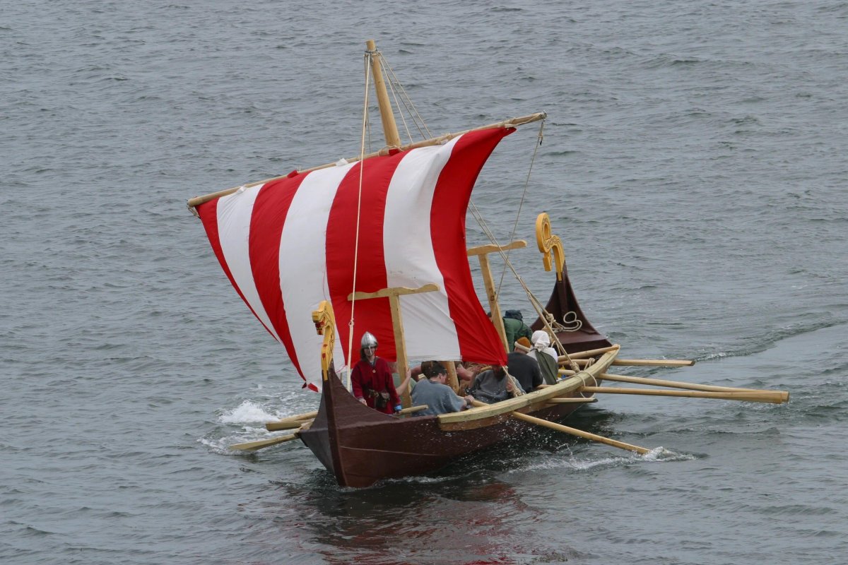 Лодка викингов