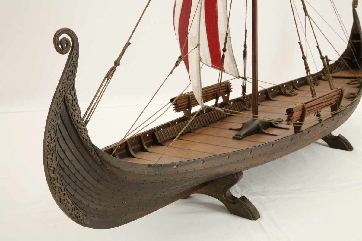 Корабль Ладья древней Руси