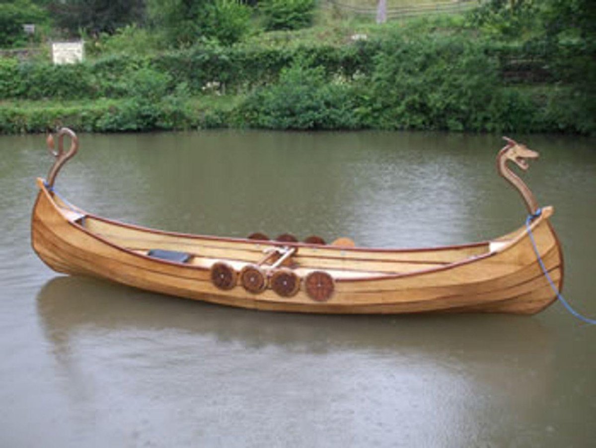 Лодка деревянная викингов