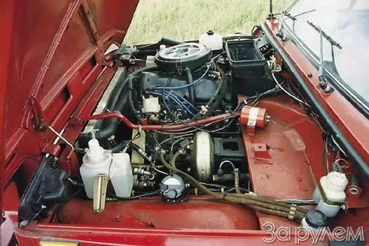 Подкапотка Нива 21213