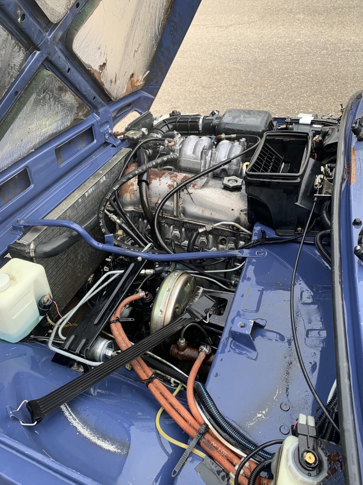 Нива 21213 под капотом