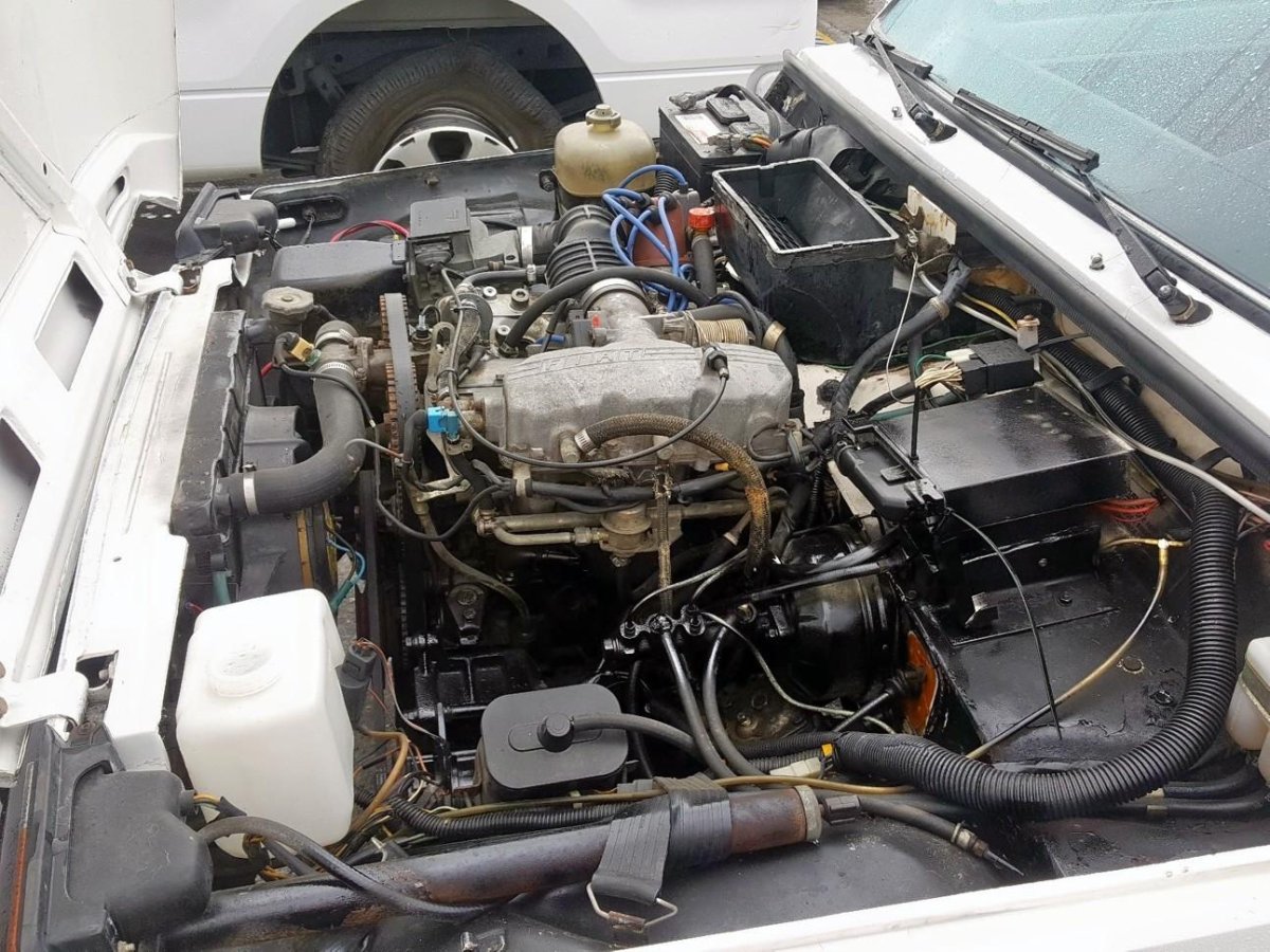 ВАЗ-2121 Нива моторный отсек