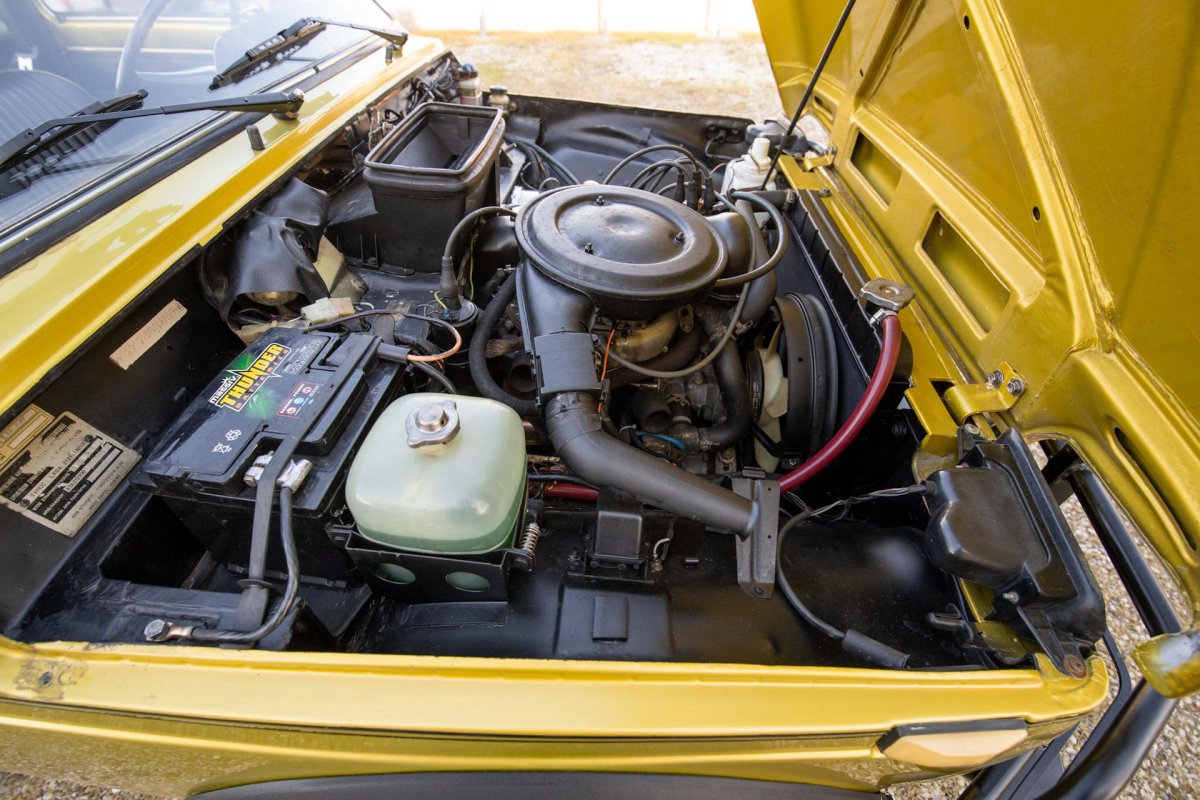 Нива 2121 под капотом