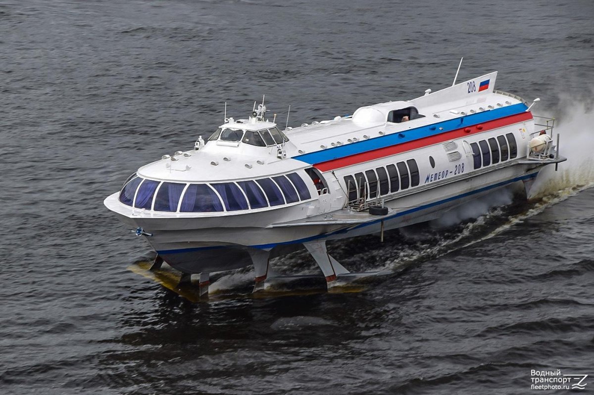 Катер Метеор 207