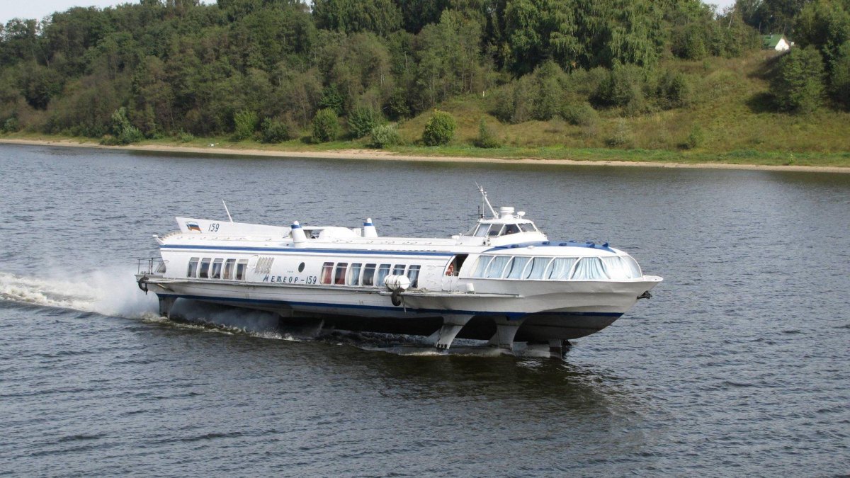 Речной катер Метеор