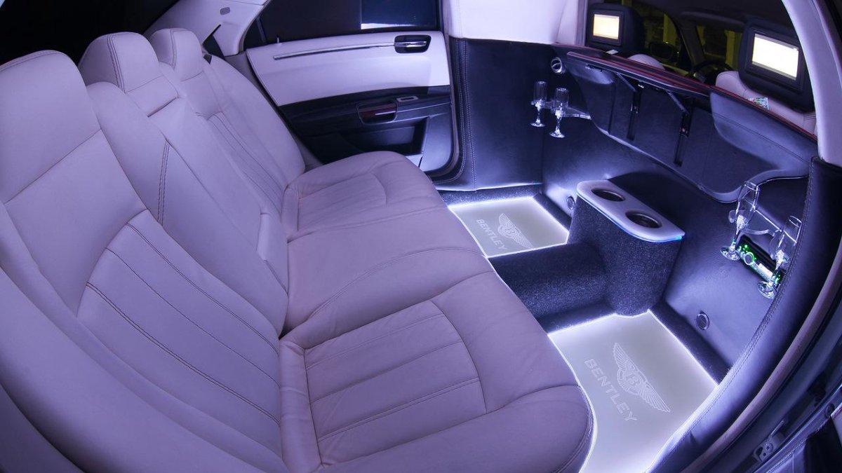 Chrysler 300c Tuning салон