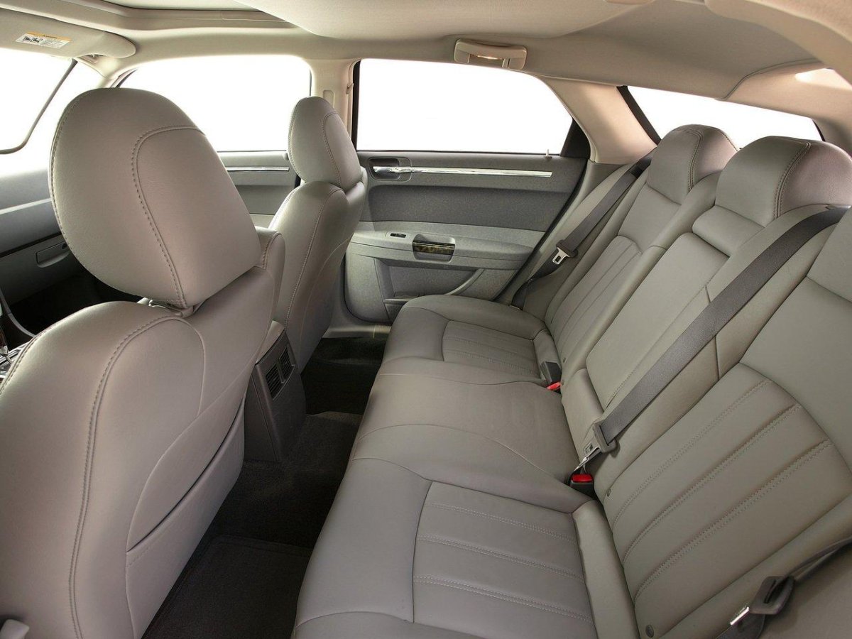 Chrysler 300c универсал салон