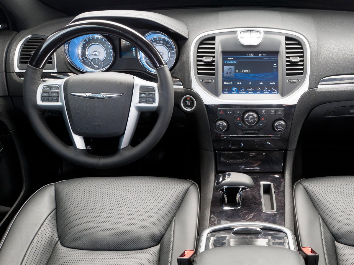 Chrysler 300c Interior