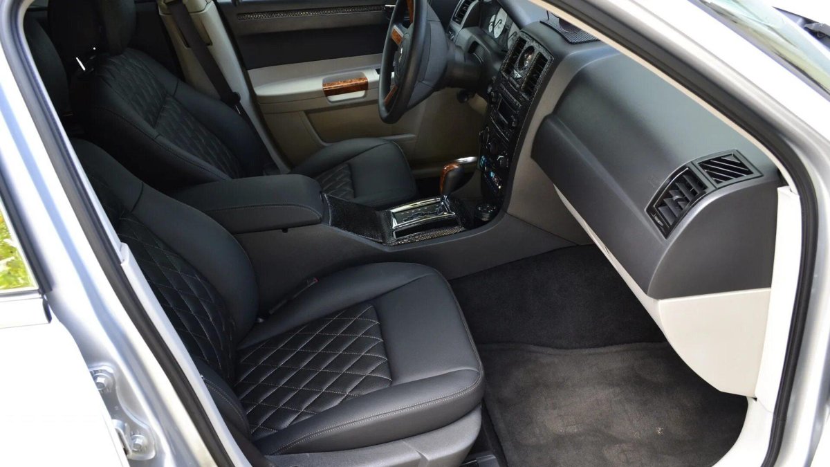 Крайслер 300с перешивка салона