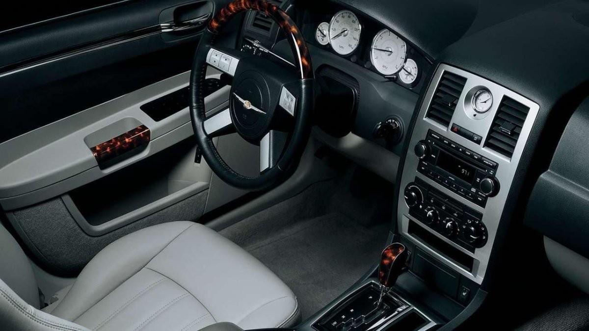 Chrysler 300c Interior