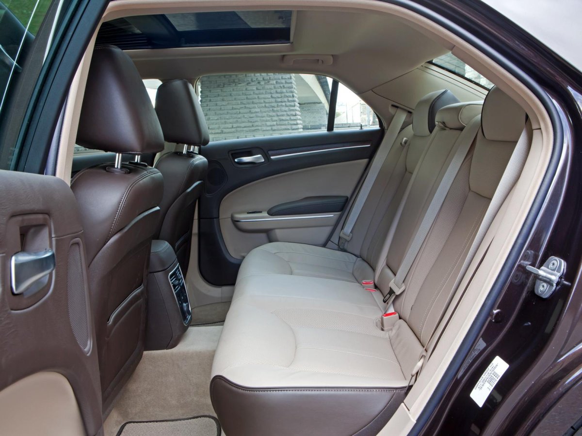 Volvo s80 салон сзади