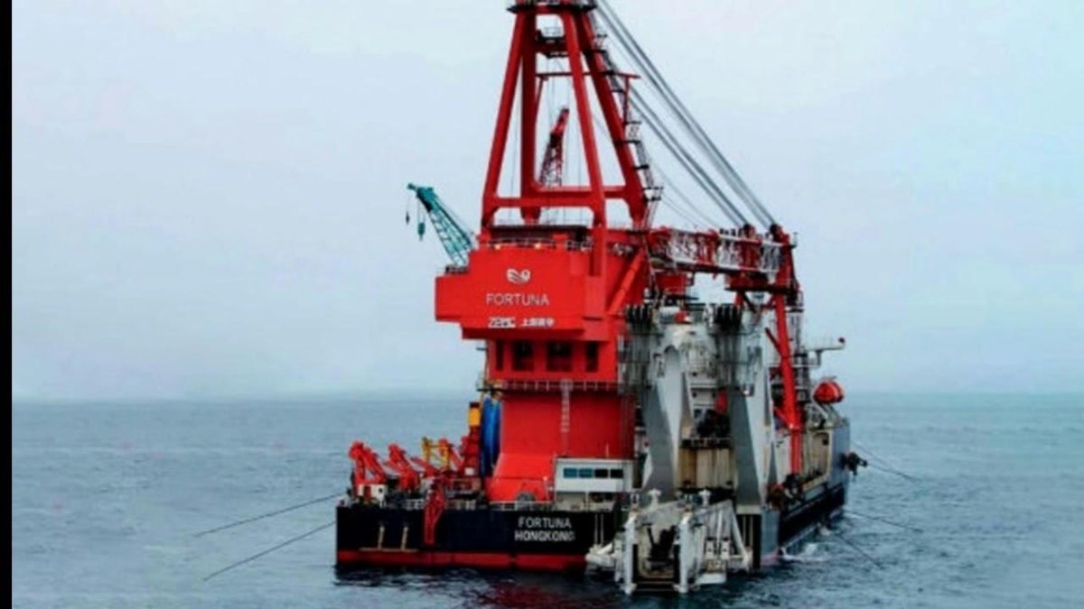 Судно трубоукладчик Фортуна