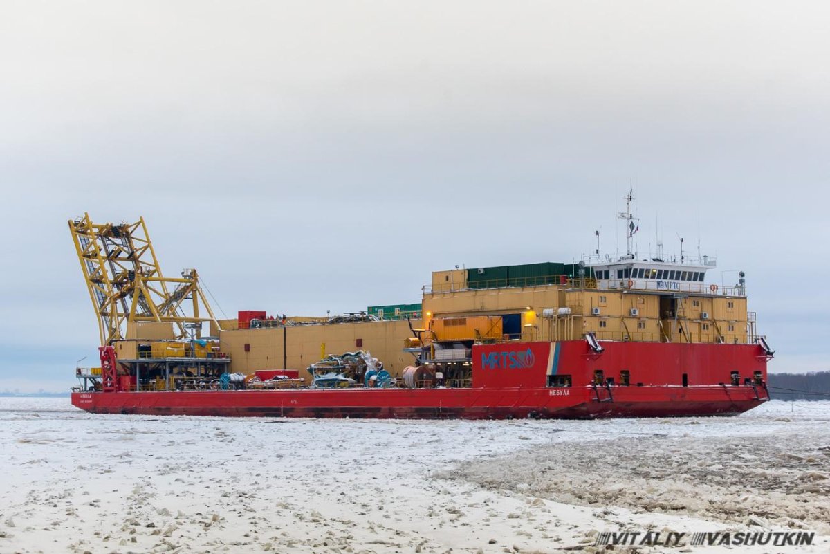 Капитан Булганин судно