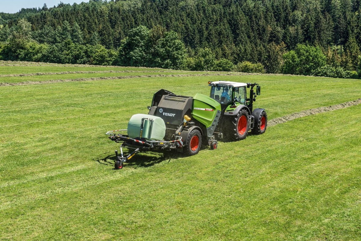 Пресс подборщик Fendt Rotana