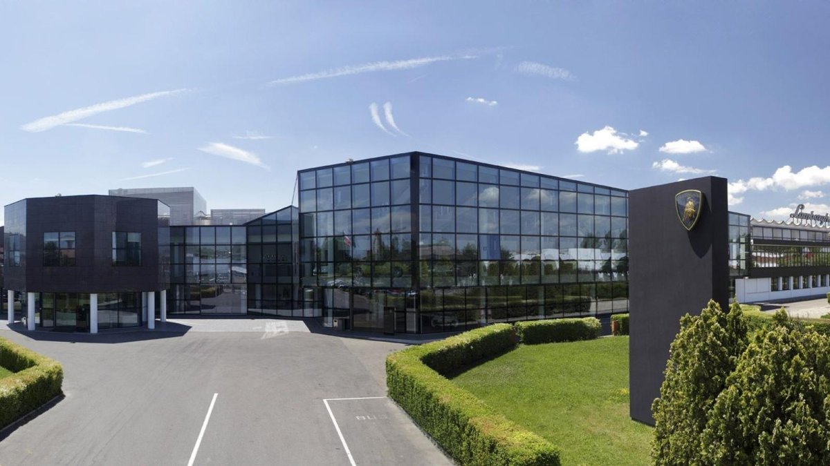 Завод Ламборгини в Италии