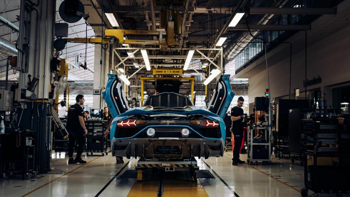 Завод Ламборгини