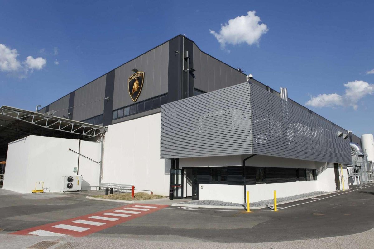 Завод Ламборгини